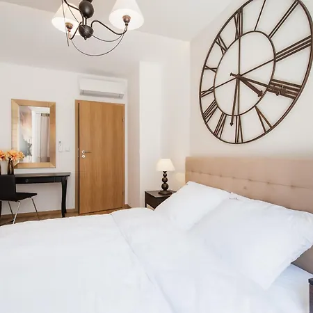 Ξενοδοχείο με διαμερίσματα Inqse Centre 4*