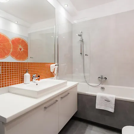 Inqse Centre Aparthotel 4*