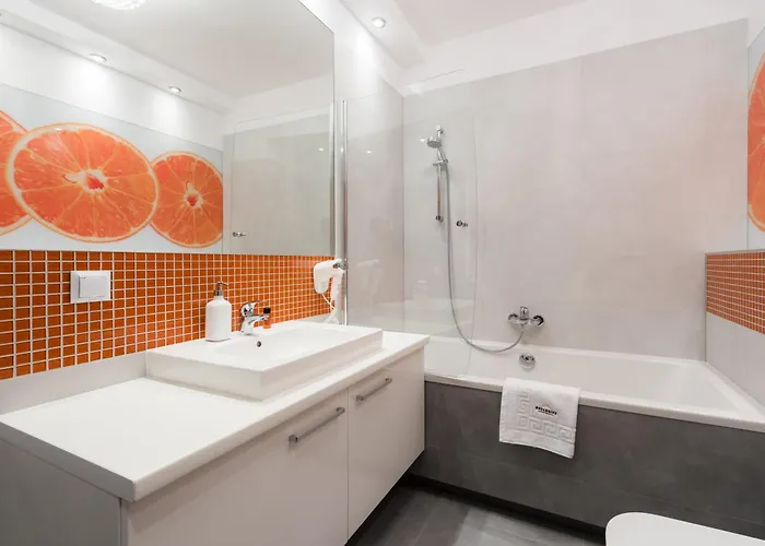 Inqse Centre Aparthotel 4*